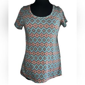 🐘NWT LulaRoe “Classic T” T-Shirt